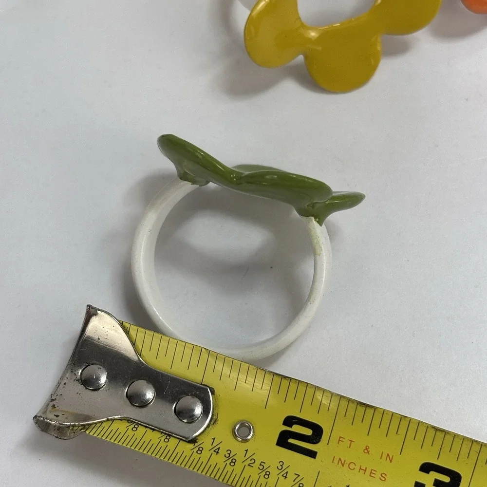Retro 60s 70s Flower Napkin Rings (8) Colorful Metal Hippie